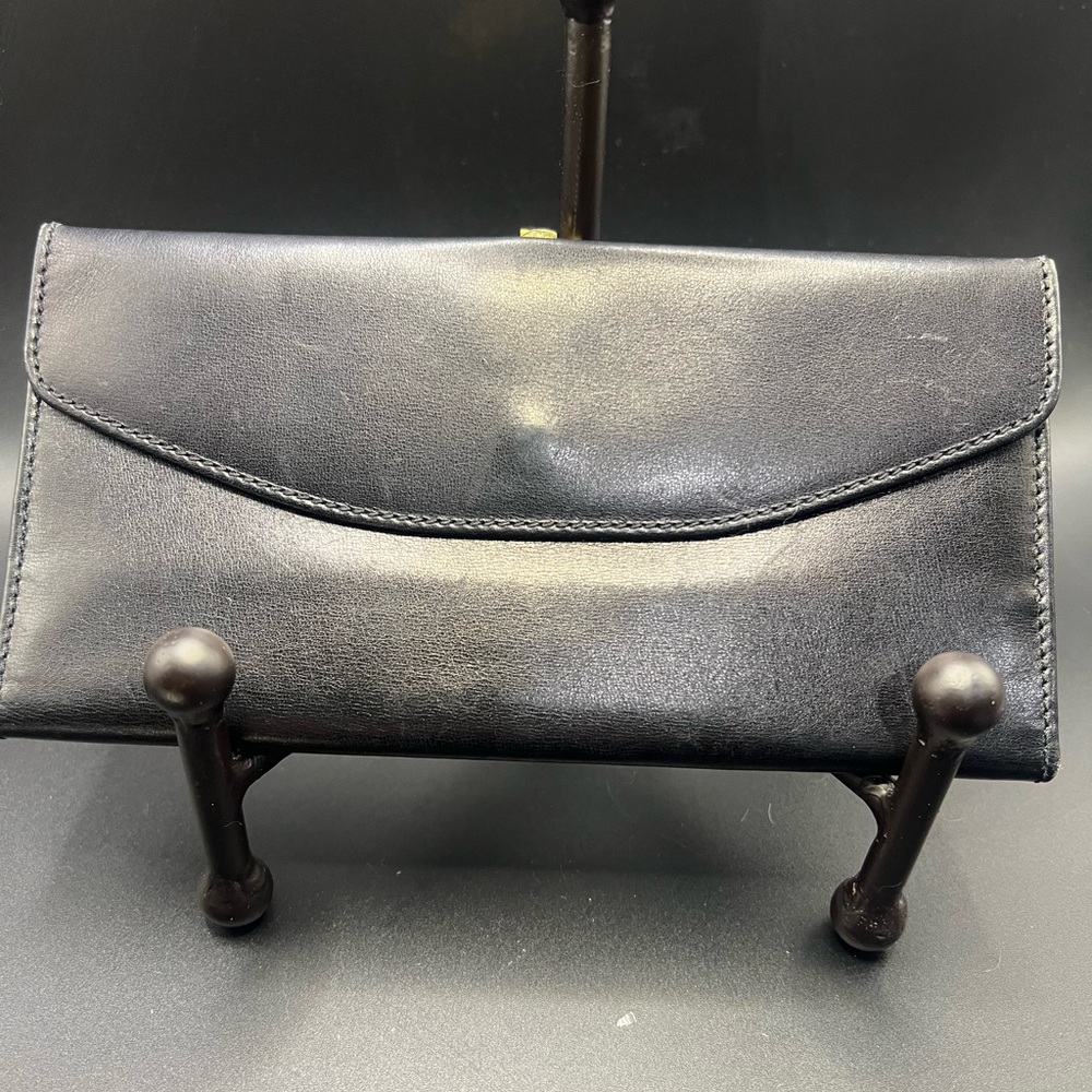Gucci Black Leather Accessory with Gold Detail - Picture 7 of 9